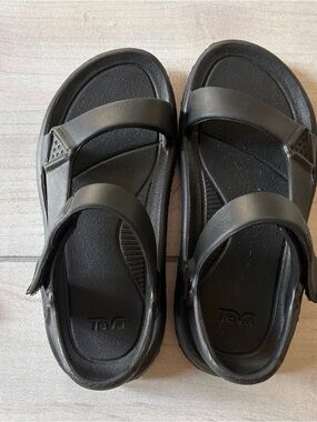 NWOT Teva Kids Black Waterproof Sporty Slide Sandals with Velcro Straps